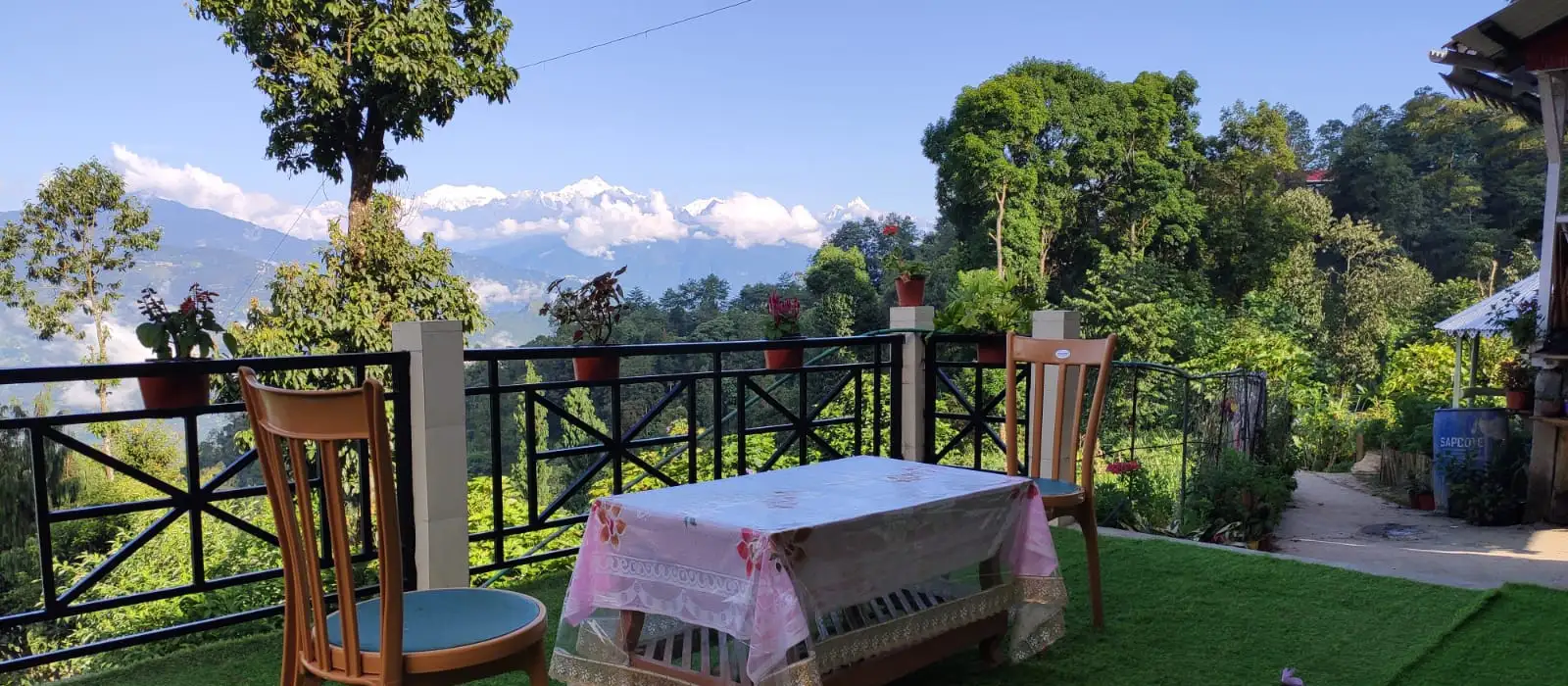 Budget Homestay in Kalimpong with Kanchenjunga View | Fikkalay Harmony